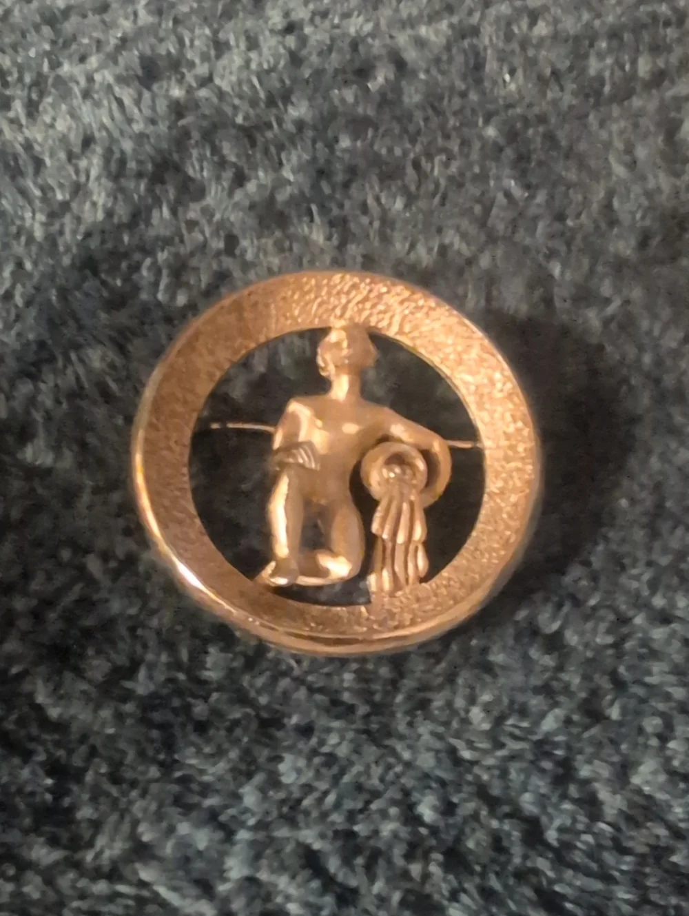 Vintage Crown Trifari Gold Tone Zodiac Round Pin